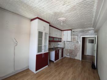 GÜVENAY -  ÇORUM GÜLABİBEY VATAN CADDESİ ÜZERİ 2+1 SATILIK DAİRE