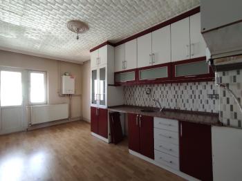 GÜVENAY -  ÇORUM GÜLABİBEY VATAN CADDESİ ÜZERİ 2+1 SATILIK DAİRE