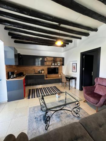 GİRNE LAPTA'DA GÜNLÜK KİRALIK 1+1 DAİRE