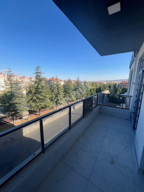 AFYON ÜÇOK EMLAKTAN KANLICA MAH KİRALIK SIFIR LÜX 3+1 DAİRELER