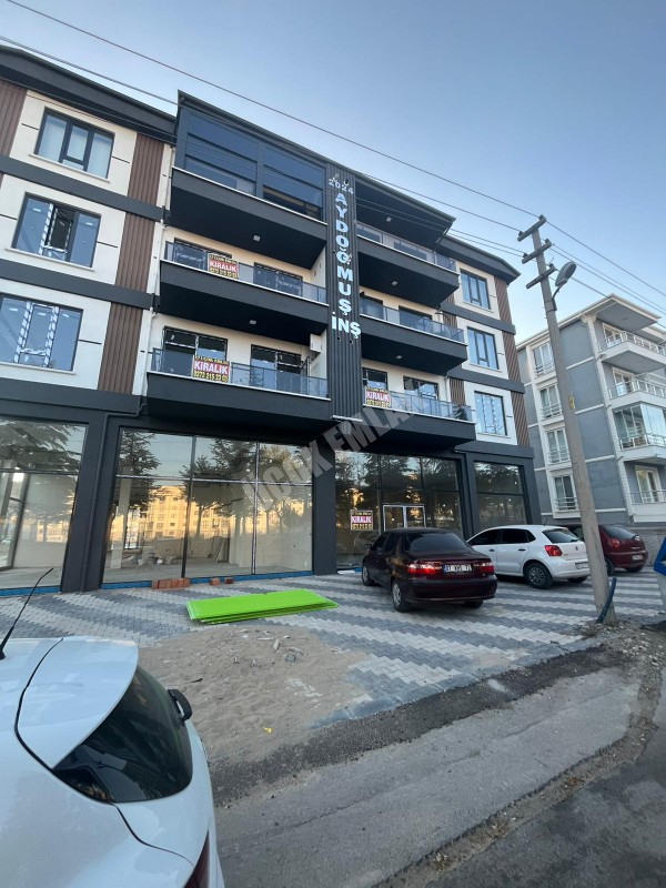 AFYON ÜÇOK EMLAKTAN KANLICA MAH KİRALIK SIFIR 100M² İŞLEK CADDEDE DÜKKAN