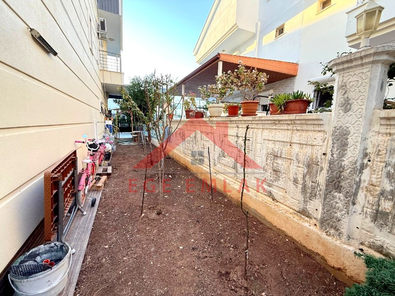 Didim'de Liman Yoluna 200 Metre Mesafede Satılık Villa