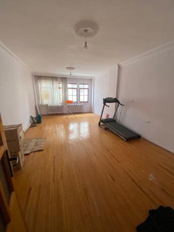 GÜVENAY - ÇORUM BUHARAEVLER MAH. PERŞEMBE PAZARI YAKINI KİRALIK EŞYALI DAİRE