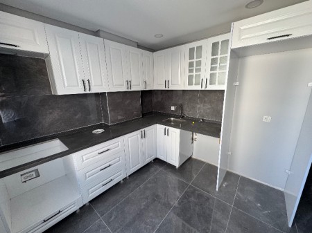 Akşemsettin Metro'ya 5 Dk 3+1 Arakat Sıfır Satılık Daire