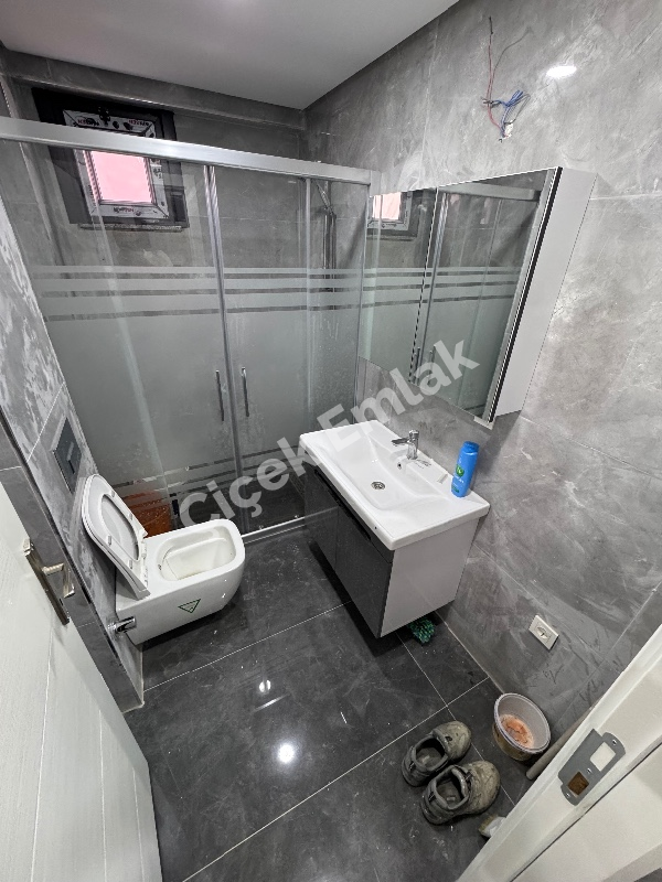 Akşemsettin'de Metro'ya 5 Dk Yüksek Giriş 2+1 Lüks Sıfır Satılık Daire