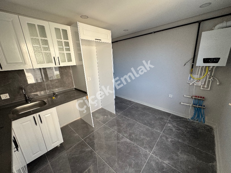 Akşemsettin Metro'ya 5 Dk 3+1 Arakat Sıfır Satılık Daire