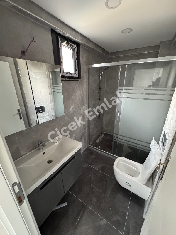 Akşemsettin Metro'ya 5 Dk 3+1 Arakat Sıfır Satılık Daire