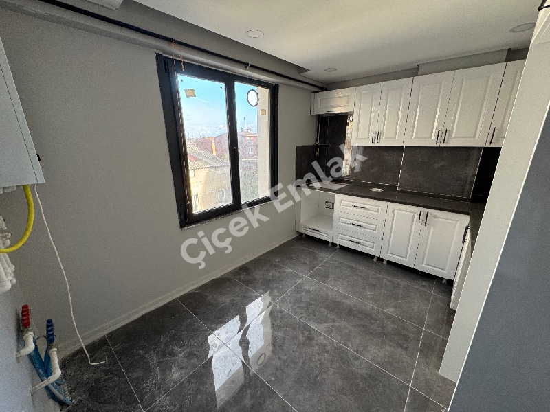 Akşemsettin Metro'ya 5 Dk 3+1 Arakat Sıfır Satılık Daire