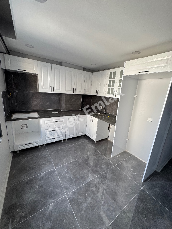 Akşemsettin'de Metro'ya 5 Dk 5+2 Sıfır Satılık Dubleks