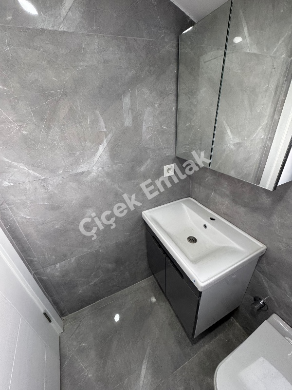 Akşemsettin'de Metro'ya 5 Dk 5+2 Sıfır Satılık Dubleks