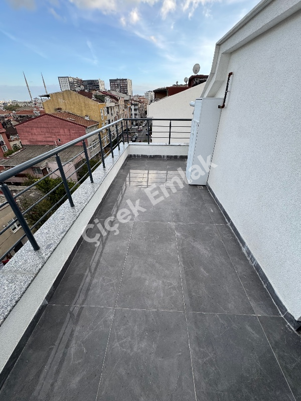 Akşemsettin'de Metro'ya 5 Dk 5+2 Sıfır Satılık Dubleks