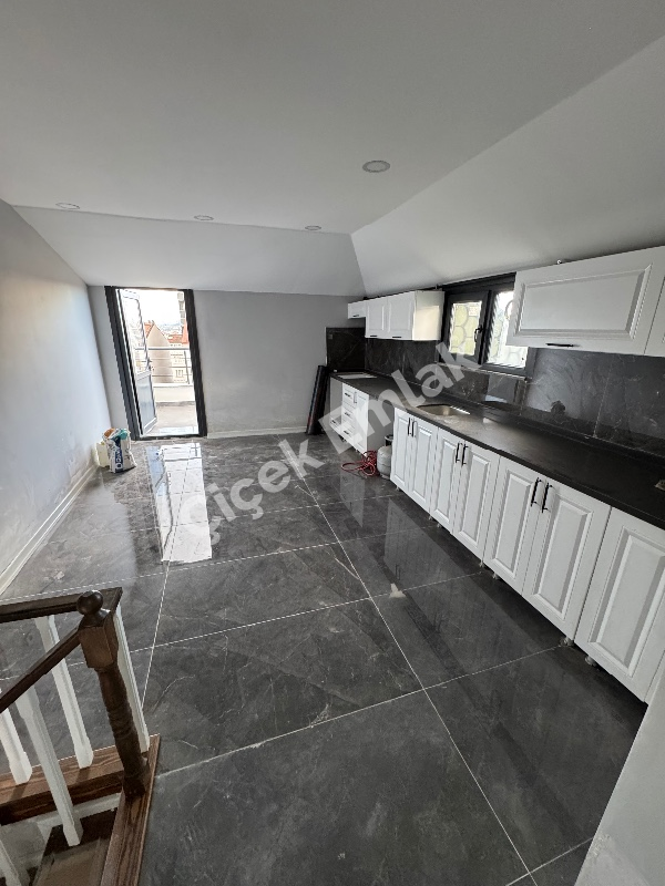 Akşemsettin'de Metro'ya 5 Dk 5+2 Sıfır Satılık Dubleks