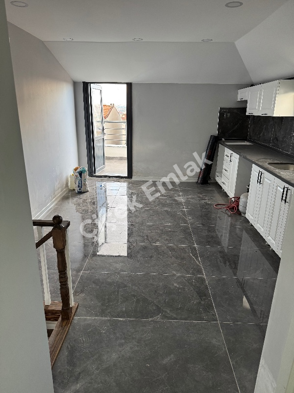 Akşemsettin'de Metro'ya 5 Dk 5+2 Sıfır Satılık Dubleks