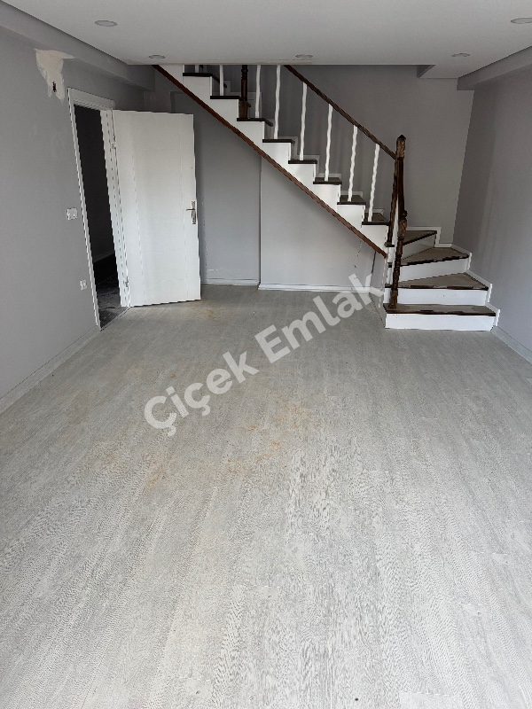 Akşemsettin'de Metro'ya 5 Dk 5+2 Sıfır Satılık Dubleks