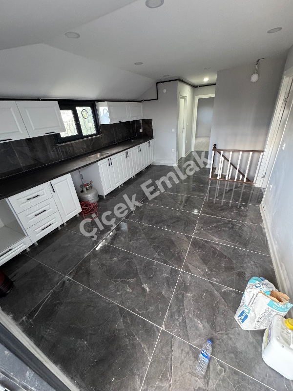 Akşemsettin'de Metro'ya 5 Dk 5+2 Sıfır Satılık Dubleks