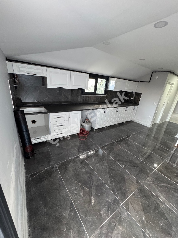 Akşemsettin'de Metro'ya 5 Dk 5+2 Sıfır Satılık Dubleks