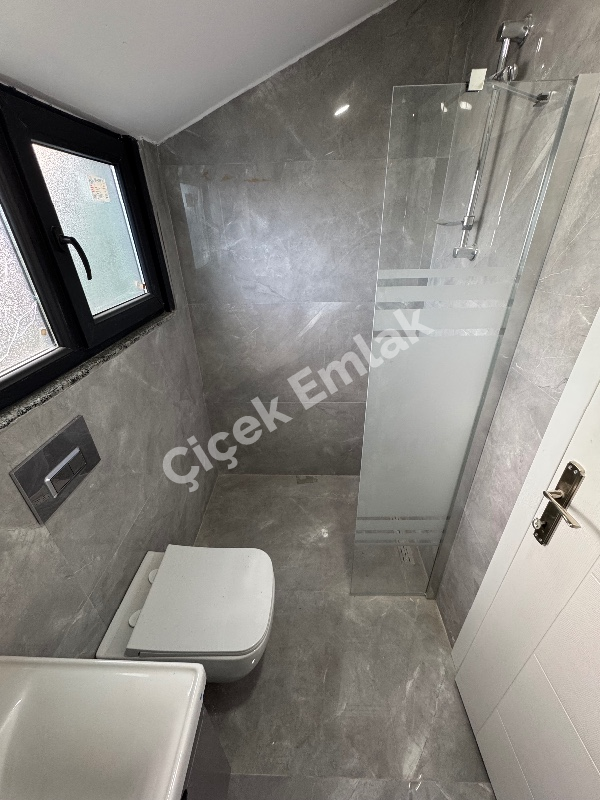 Akşemsettin'de Metro'ya 5 Dk 5+2 Sıfır Satılık Dubleks