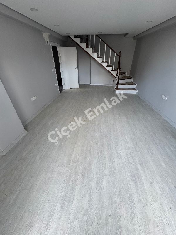 Akşemsettin'de Metro'ya 5 Dk 5+2 Sıfır Satılık Dubleks