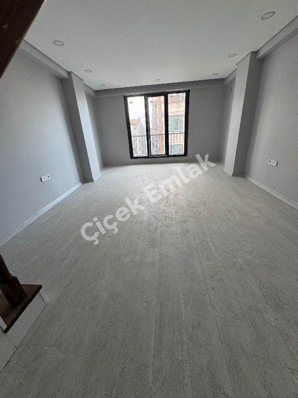 Akşemsettin'de Metro'ya 5 Dk 5+2 Sıfır Satılık Dubleks