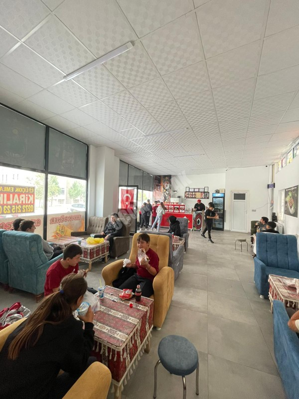 AFYON ÜÇOK EMLAKTAN DÖRTYOL MAH DEVREN KİRALIK İŞLEK CADDEDE DÜKKAN