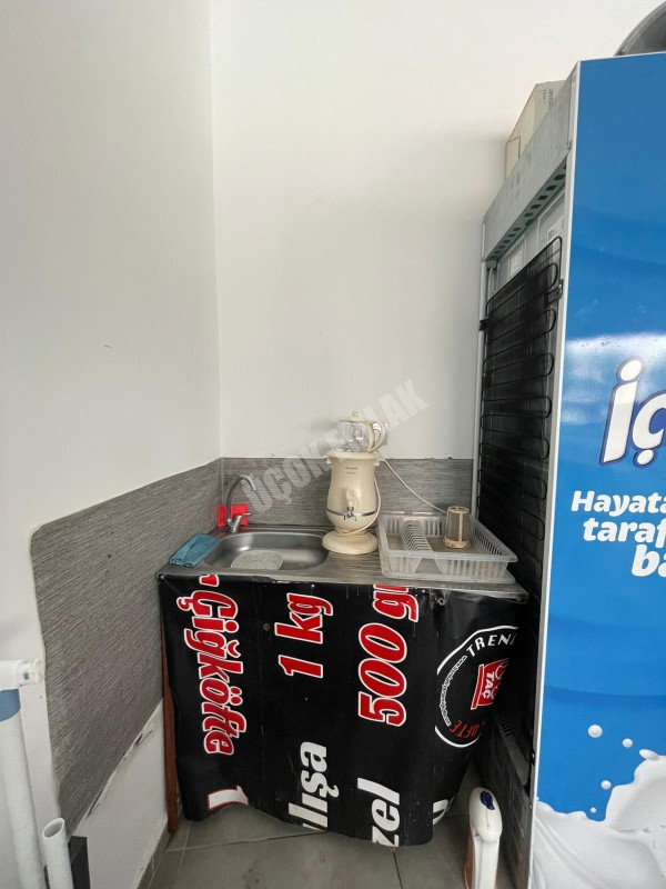 AFYON ÜÇOK EMLAKTAN DÖRTYOL MAH DEVREN KİRALIK İŞLEK CADDEDE DÜKKAN