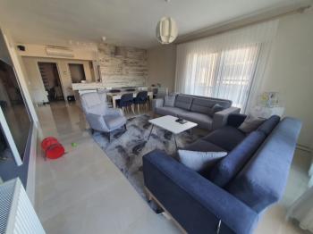 Kuşadası Kirazlı yolu üzeri geniş m2 3+1 Satılık Daire......