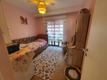 Kuşadası Kirazlı yolu üzeri geniş m2 3+1 Satılık Daire......