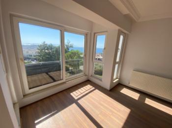 KUŞADASI nda Kapanmaz Deniz Manzaralı 4+1 Satılık Daire !