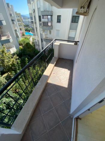 KUŞADASI nda Kapanmaz Deniz Manzaralı 4+1 Satılık Daire !