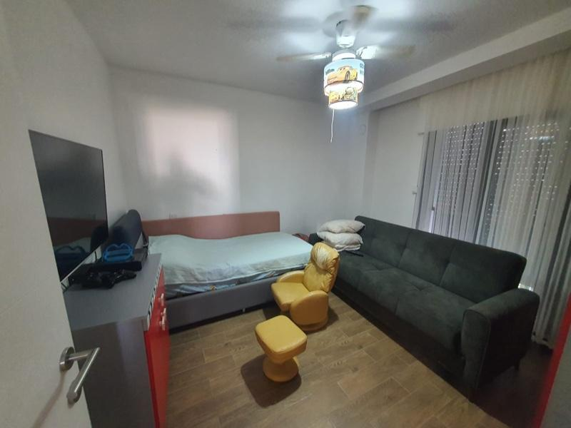 Kuşadası Kirazlı yolu üzeri geniş m2 3+1 Satılık Daire......