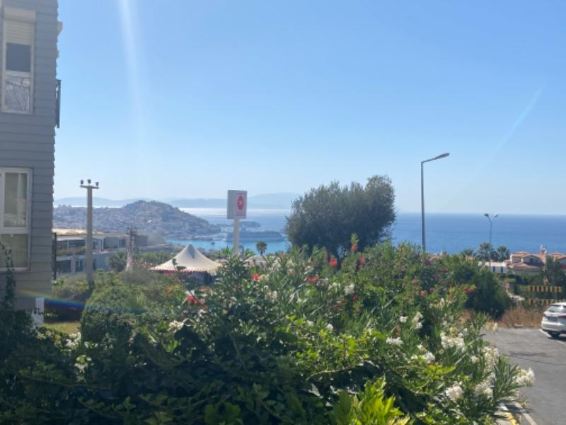 KUŞADASI nda Kapanmaz Deniz Manzaralı 4+1 Satılık Daire !