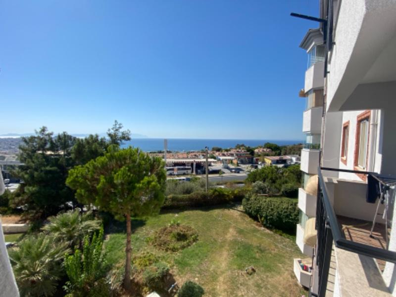 KUŞADASI nda Kapanmaz Deniz Manzaralı 4+1 Satılık Daire !