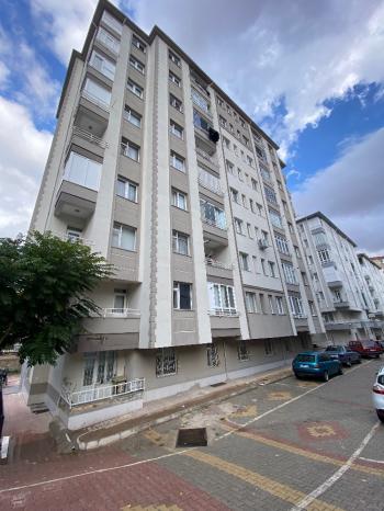 GÜVENAY - ÇORUM OSMANCIK CADDESİ ÜZERİ 3+1 SATILIK DAİRE 