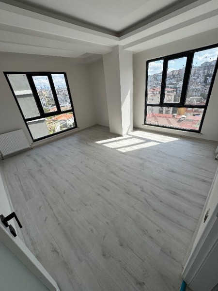 Karadolap'ta Diş Hastanesine Yakın Otoparklı Sıfır Bina'da 6.Kat Satılık Daire