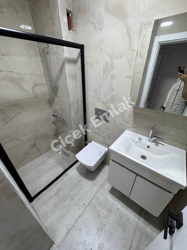 Karadolap'ta Otoparklı Sıfır Bina'da 1+1 Yatırımlık Satılık Daire