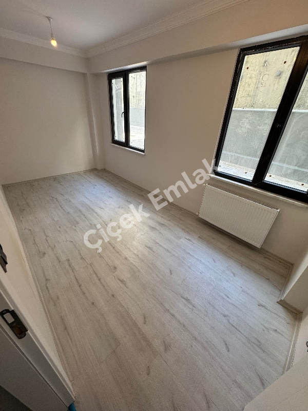 Karadolap'ta Otoparklı Sıfır Bina'da 1+1 Yatırımlık Satılık Daire