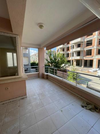 AFYON ÜÇOK EMLAKTAN ERKMENDE KİRALIK TEMİZ BAKIMLI 3+1 GENİŞ FERAH DAİRE