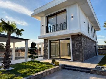 Didim'de 500 M2 Arsa Üzerinde Satılık 4+1 Villa