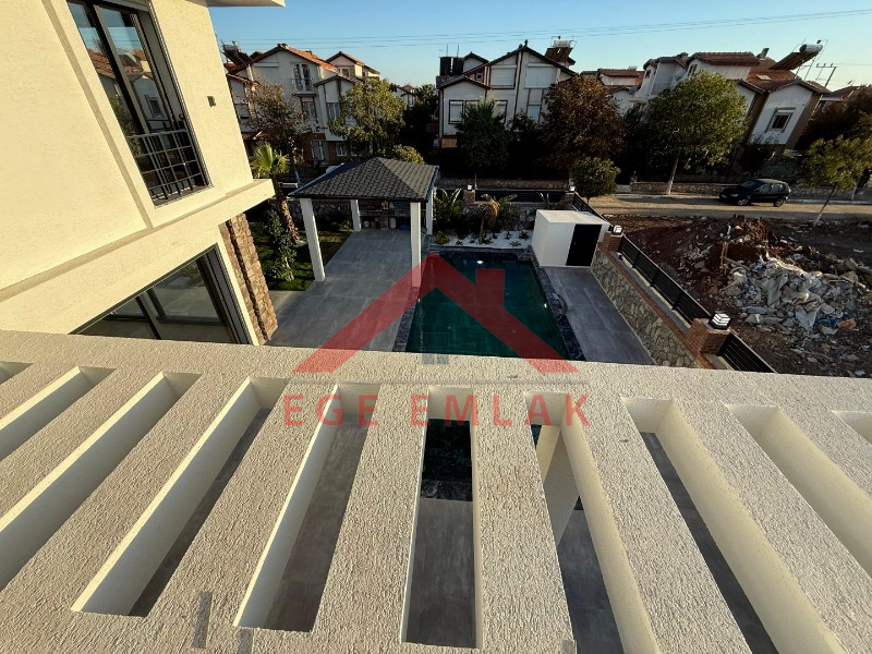 Didim'de 500 M2 Arsa Üzerinde Satılık 4+1 Villa