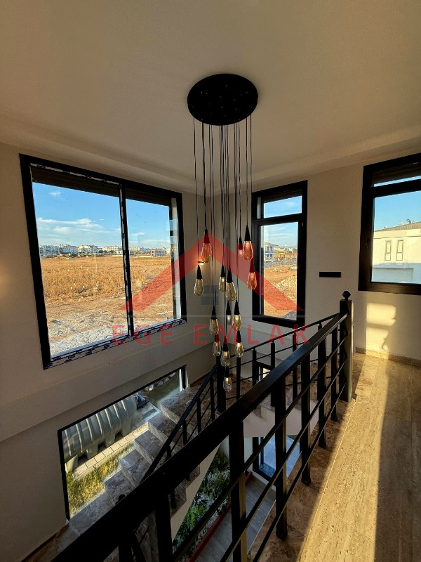 Didim'de 500 M2 Arsa Üzerinde Satılık 4+1 Villa