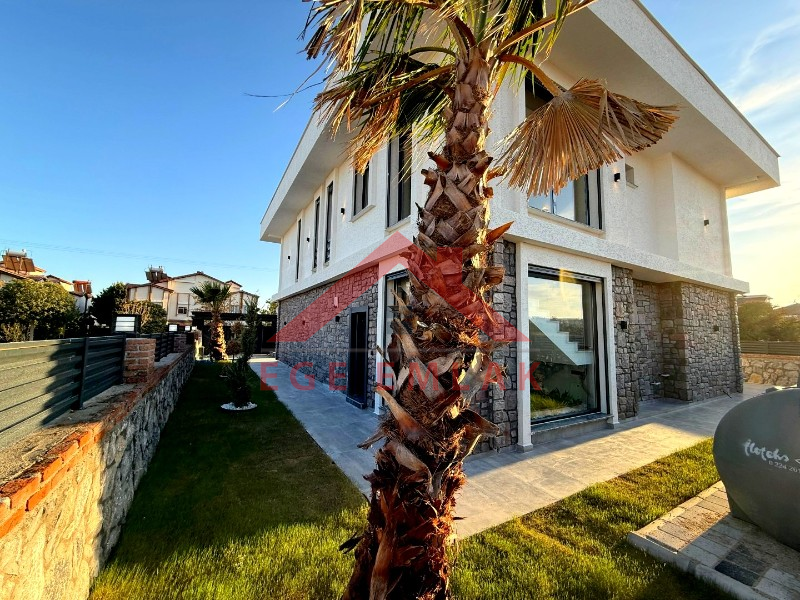 Didim'de 500 M2 Arsa Üzerinde Satılık 4+1 Villa