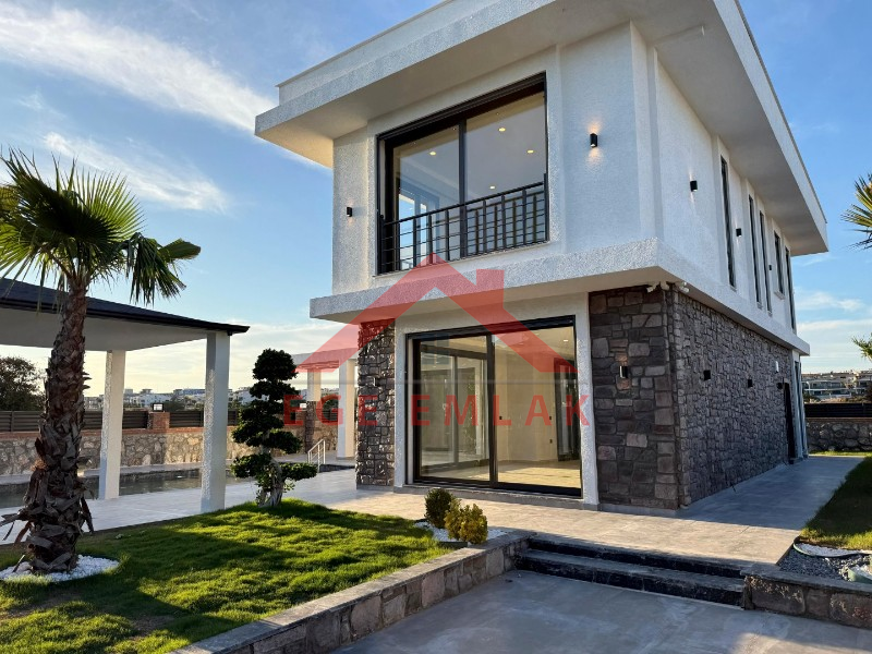 Didim'de 500 M2 Arsa Üzerinde Satılık 4+1 Villa