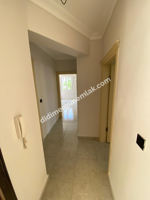 DİDİM ALTINKUM MAHALLESİNDE DENİZE YÜRÜME MESAFESİNDE 2+1 SATILIK FIRSAT DAİRE