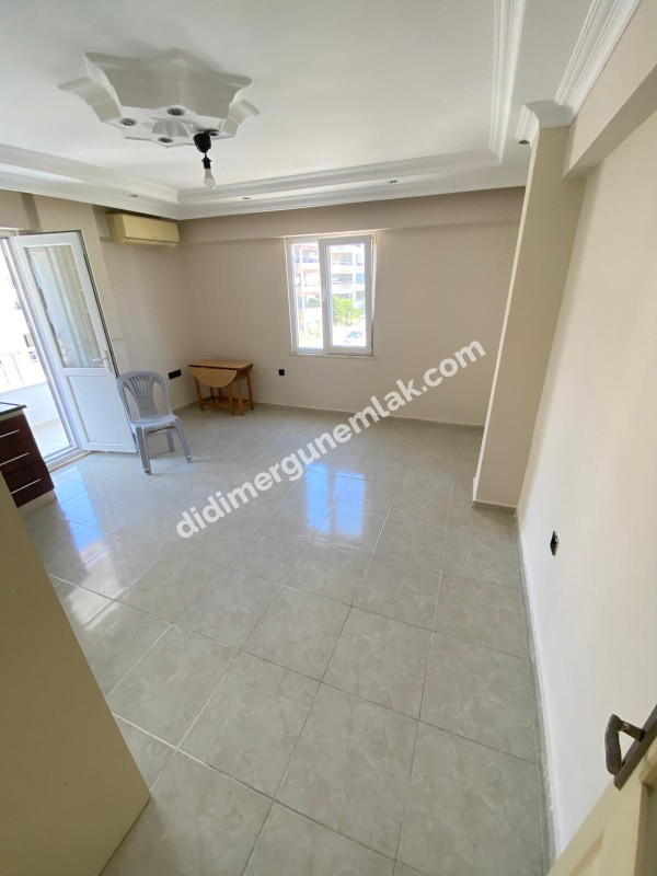 DİDİM ALTINKUM MAHALLESİNDE DENİZE YÜRÜME MESAFESİNDE 2+1 SATILIK FIRSAT DAİRE