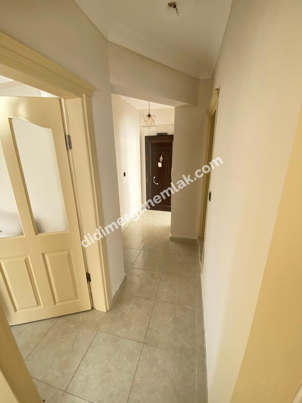 DİDİM ALTINKUM MAHALLESİNDE DENİZE YÜRÜME MESAFESİNDE 2+1 SATILIK FIRSAT DAİRE