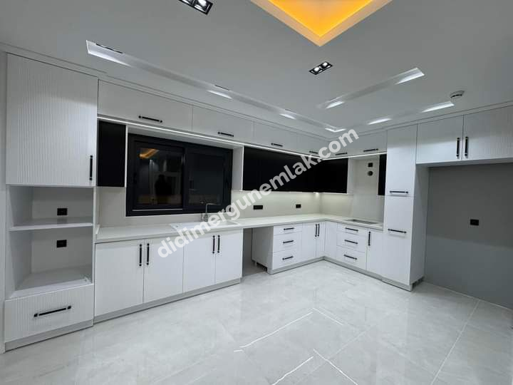  DİDİMDE PANORAMİK DENİZ VE DOĞA MANZARALI,HAVUZLU 3+1 SATILIK LÜKS MÜSTAKİL VİLLA 
