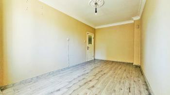 Elmas’tan Menderes’te Doğalgazlı Ara Kat Geniş 3+1