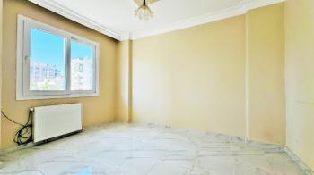 Elmas’tan Menderes’te Doğalgazlı Ara Kat Geniş 3+1