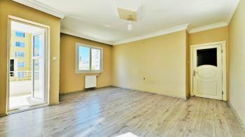 Elmas’tan Menderes’te Doğalgazlı Ara Kat Geniş 3+1