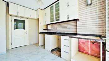 Elmas’tan Menderes’te Doğalgazlı Ara Kat Geniş 3+1